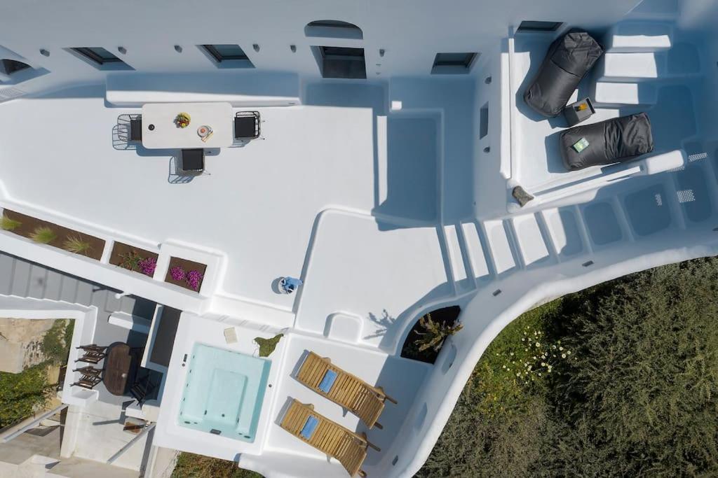 Aleanna Traditional Villa Fira Exterior photo